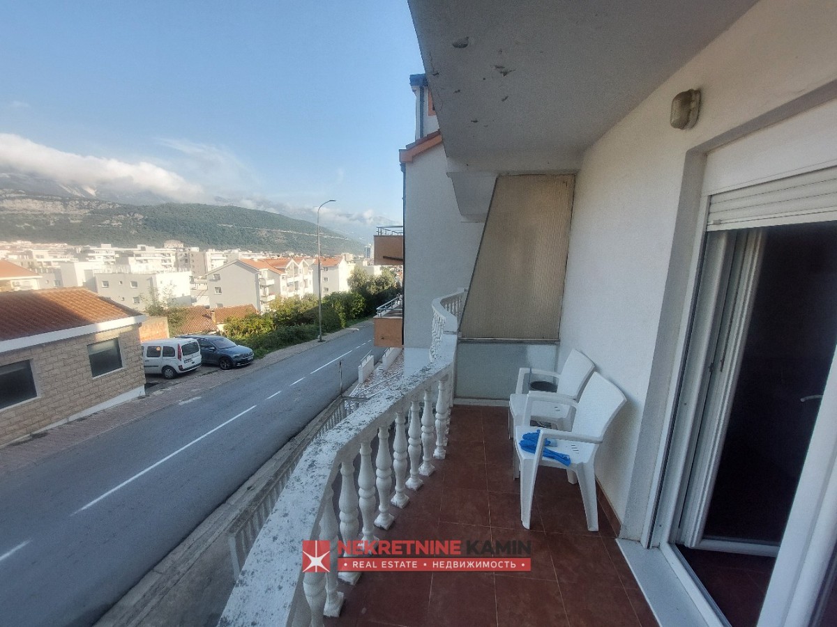 Two-Bedroom Apartment near Hotel Moskva, Topliški Put, Budva